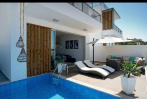 Leonidas VILLA